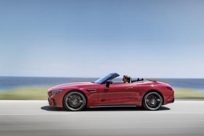 Επίσημο: Νέα Mercedes-AMG SL